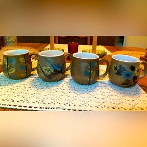 4 Vintage Mugs